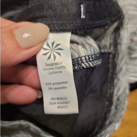 Athleta Snowscape Hooded Jacket XS Grey Space Dye Stretch Zip EUC - Picture 7 of 8